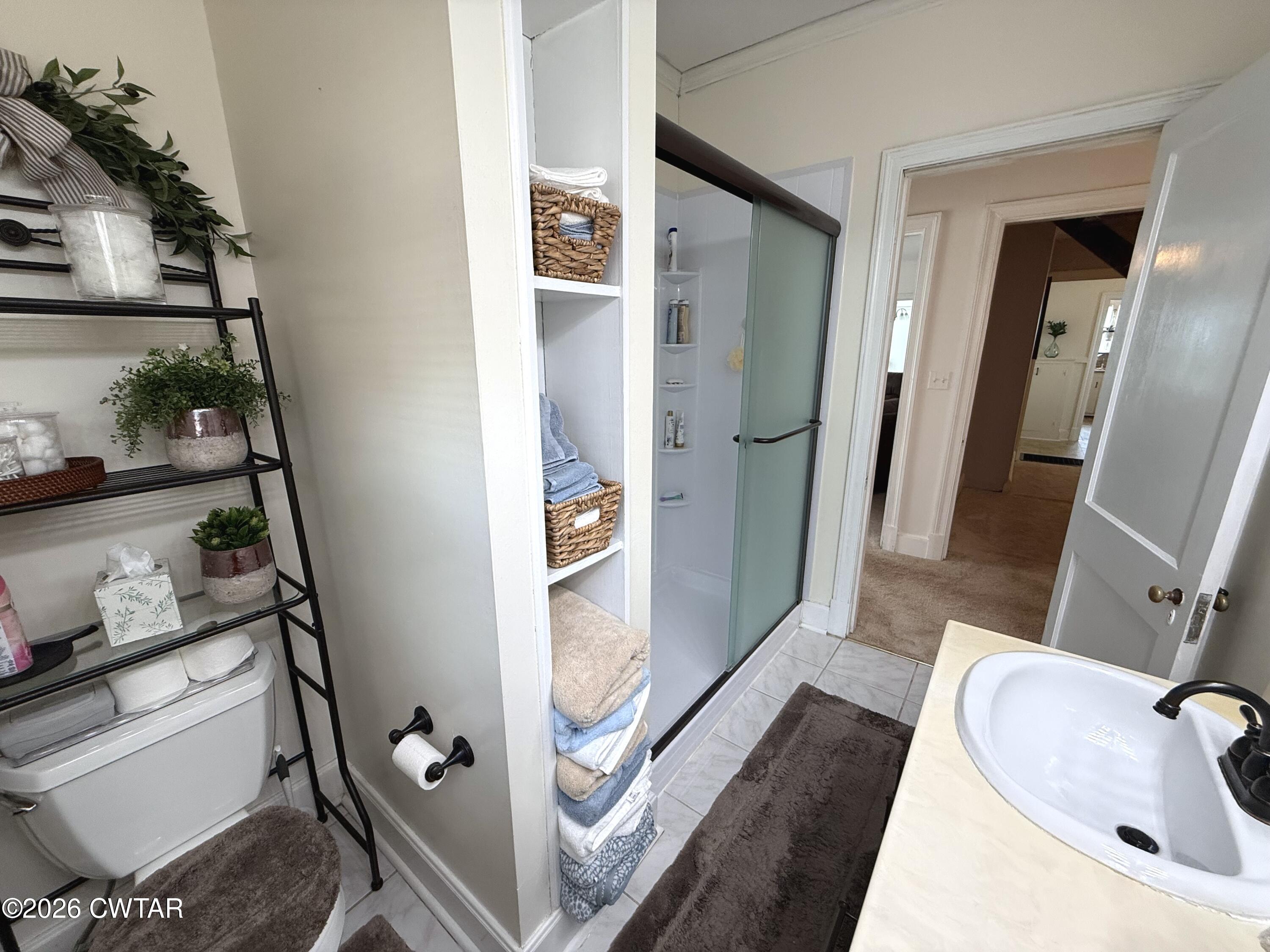 415 Division Avenue Jackson, TN 38301 - Photo 20 of 43 415 Hall Bath from Inside