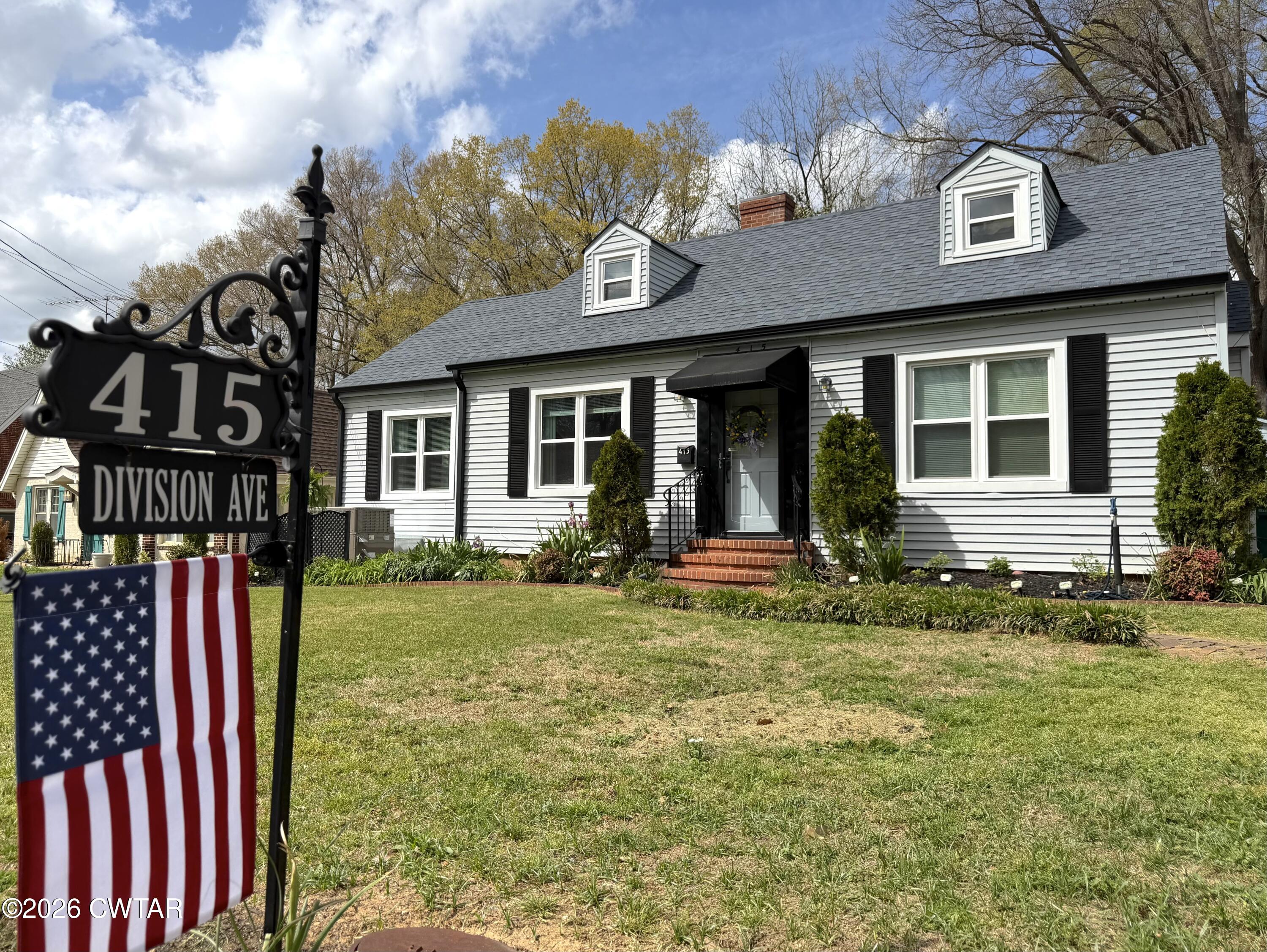 415 Division Avenue Jackson, TN 38301 - Photo 2 of 43 415 Division Sign Front