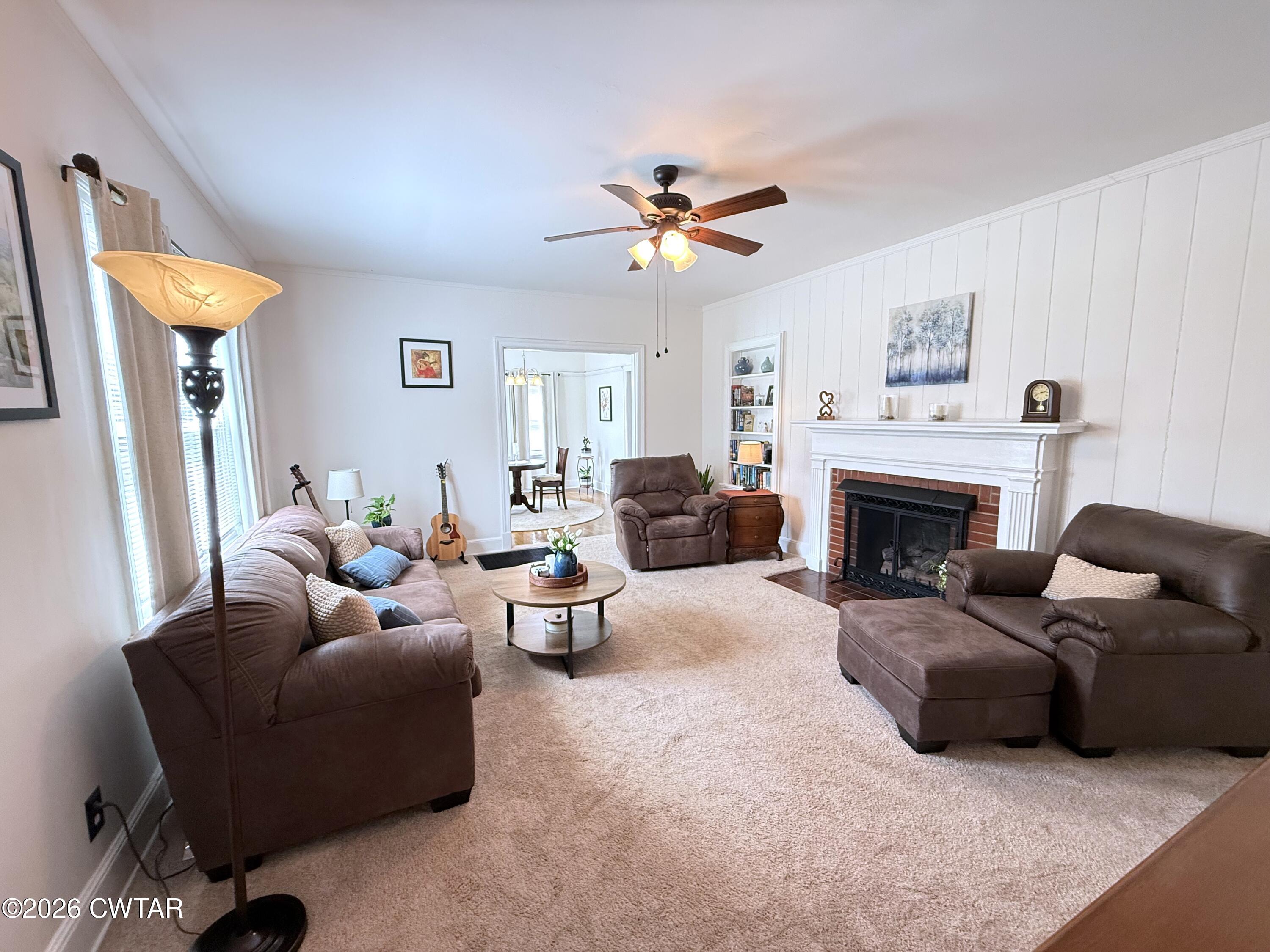 415 Division Avenue Jackson, TN 38301 - Photo 3 of 43 415 Living Room Wide