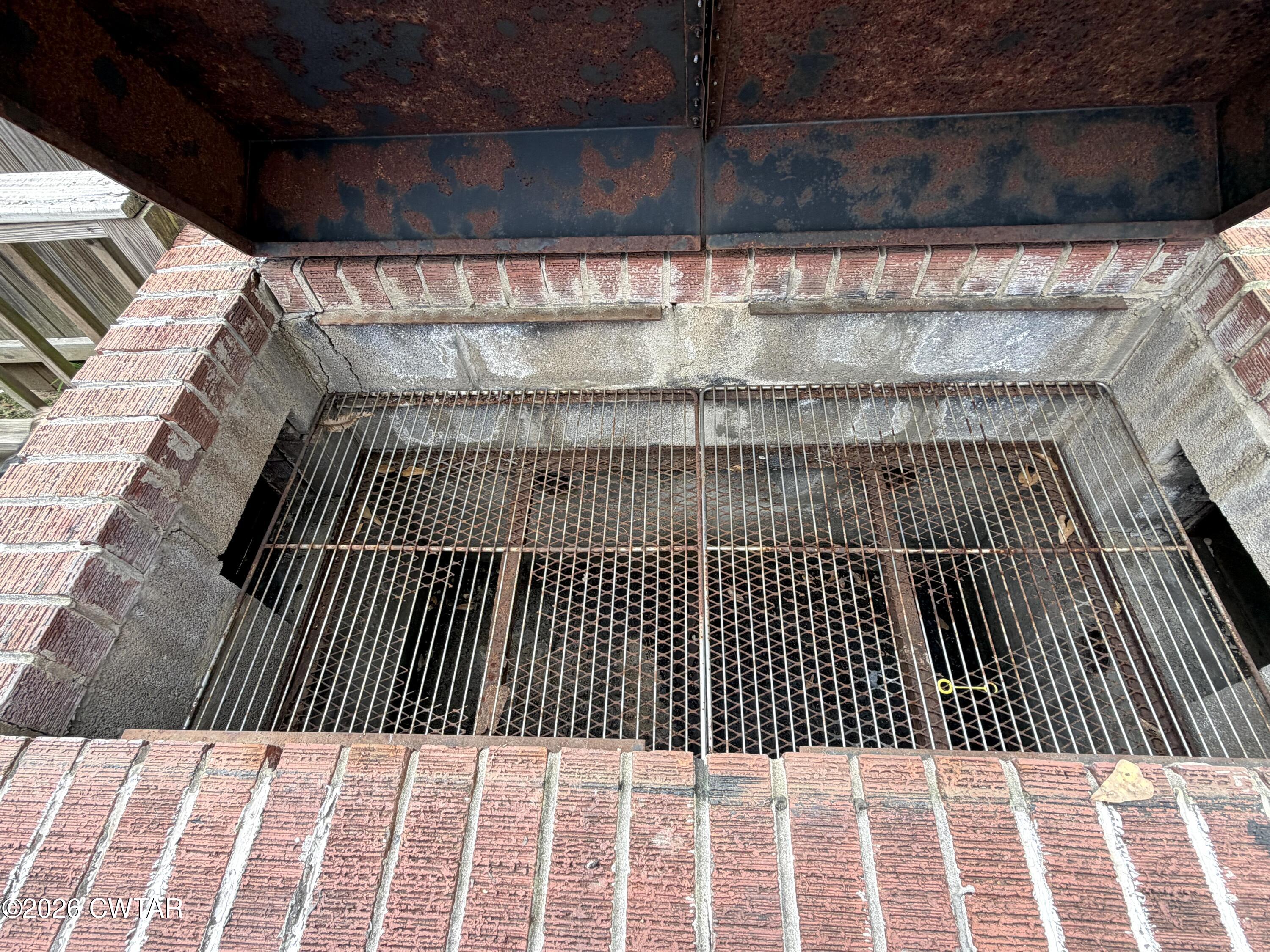 415 Division Avenue Jackson, TN 38301 - Photo 31 of 43 415 Smoker Inside