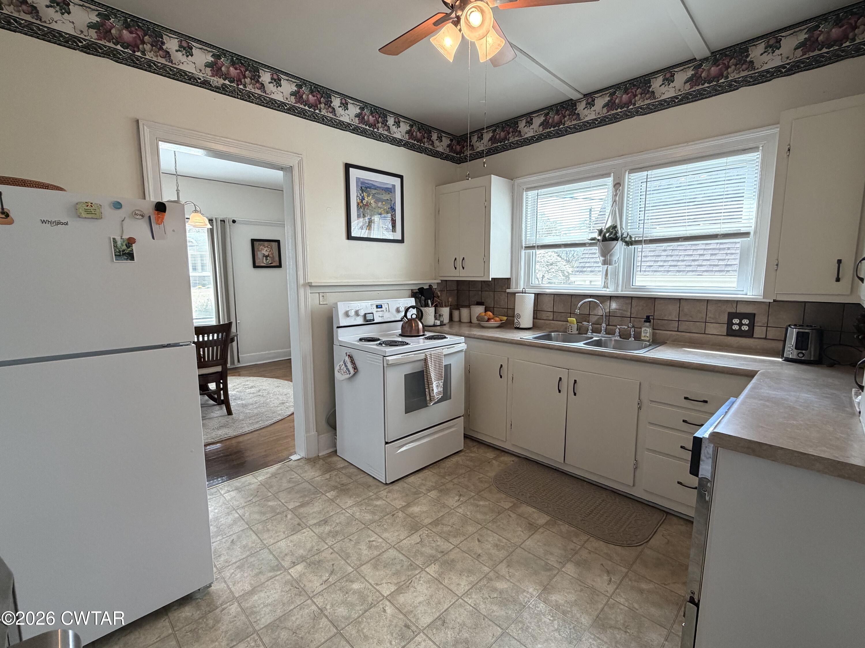 415 Division Avenue Jackson, TN 38301 - Photo 9 of 43 415 Kitchen