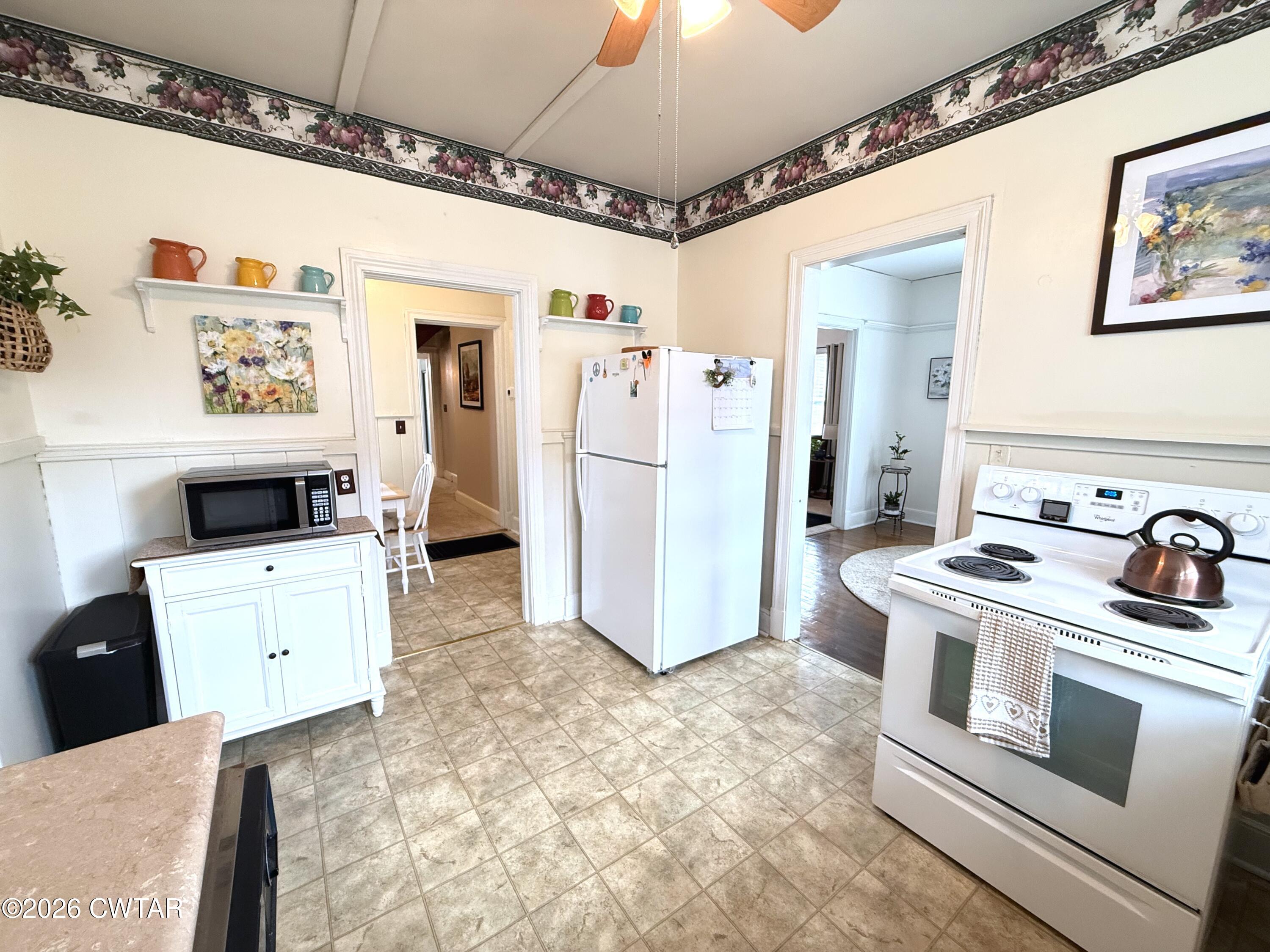 415 Division Avenue Jackson, TN 38301 - Photo 10 of 43 415 Kitchen from Cabinet Corner