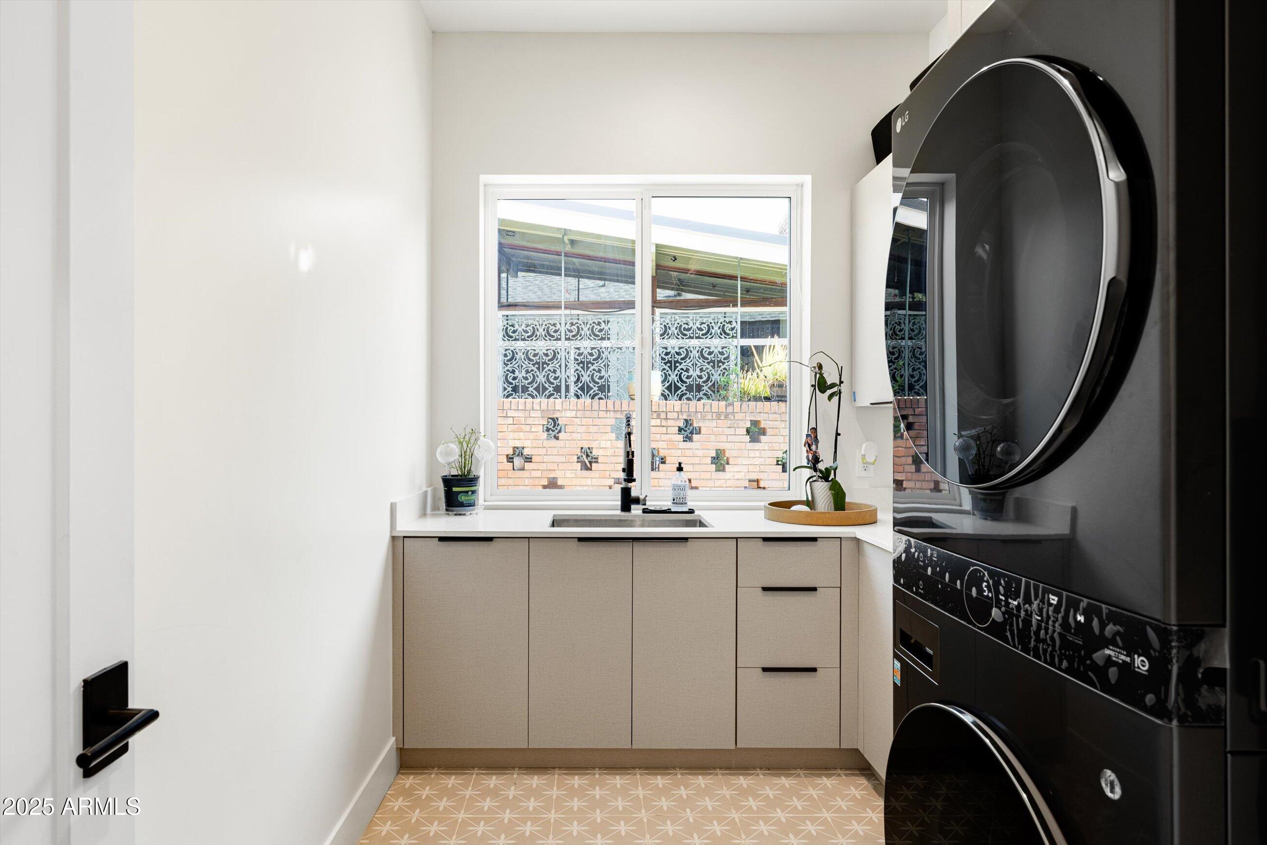 3721 East Piccadilly Road Phoenix, AZ 85018 - Photo 36 of 54 Laundry Room