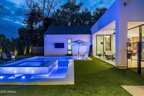 a view of outdoor dining space with a patio
