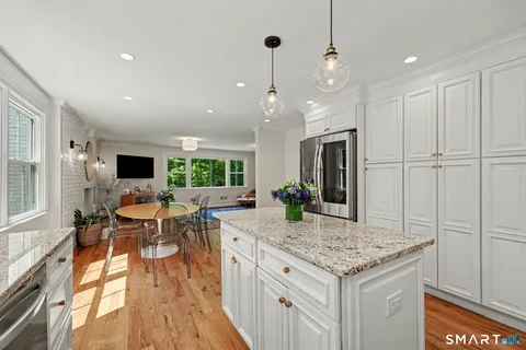 $1,199,000 | 116 Mile Common, Easton, CT 06612