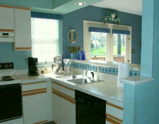 207 Rocky Ridge Road Bethel Park, PA 15102 - Photo 4 of 8 Gallery Image 4
