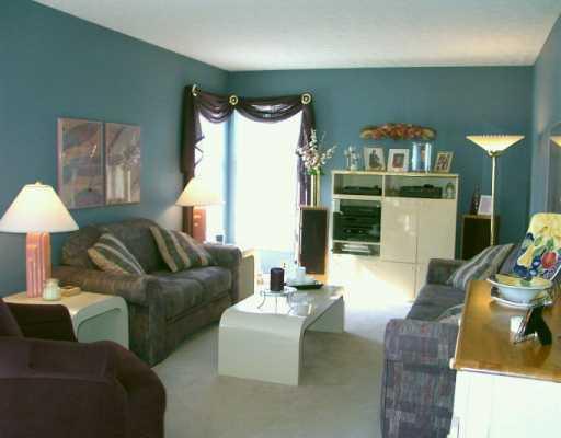 207 Rocky Ridge Road Bethel Park, PA 15102 - Photo 5 of 8 Gallery Image 5