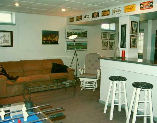 207 Rocky Ridge Road Bethel Park, PA 15102 - Photo 7 of 8 Gallery Image 7