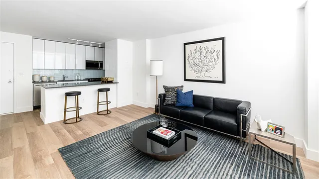 $3,919 | 444 West 35th Street, Unit 3A | Hudson Yards