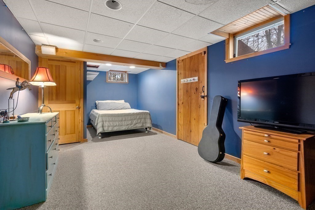 82 Crooked Ledge Road Southampton, MA 01073 - Photo 23 of 31 Gallery Image 23