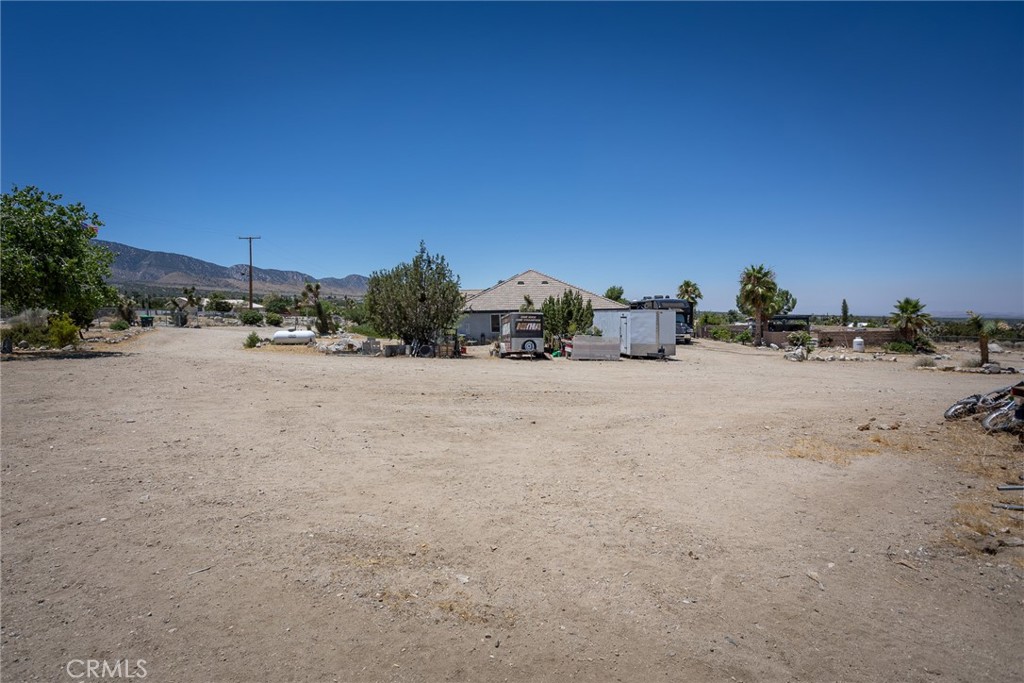 1220 Smoke Tree Road Pinon Hills, CA 92372 - Photo 39 of 47 Yard