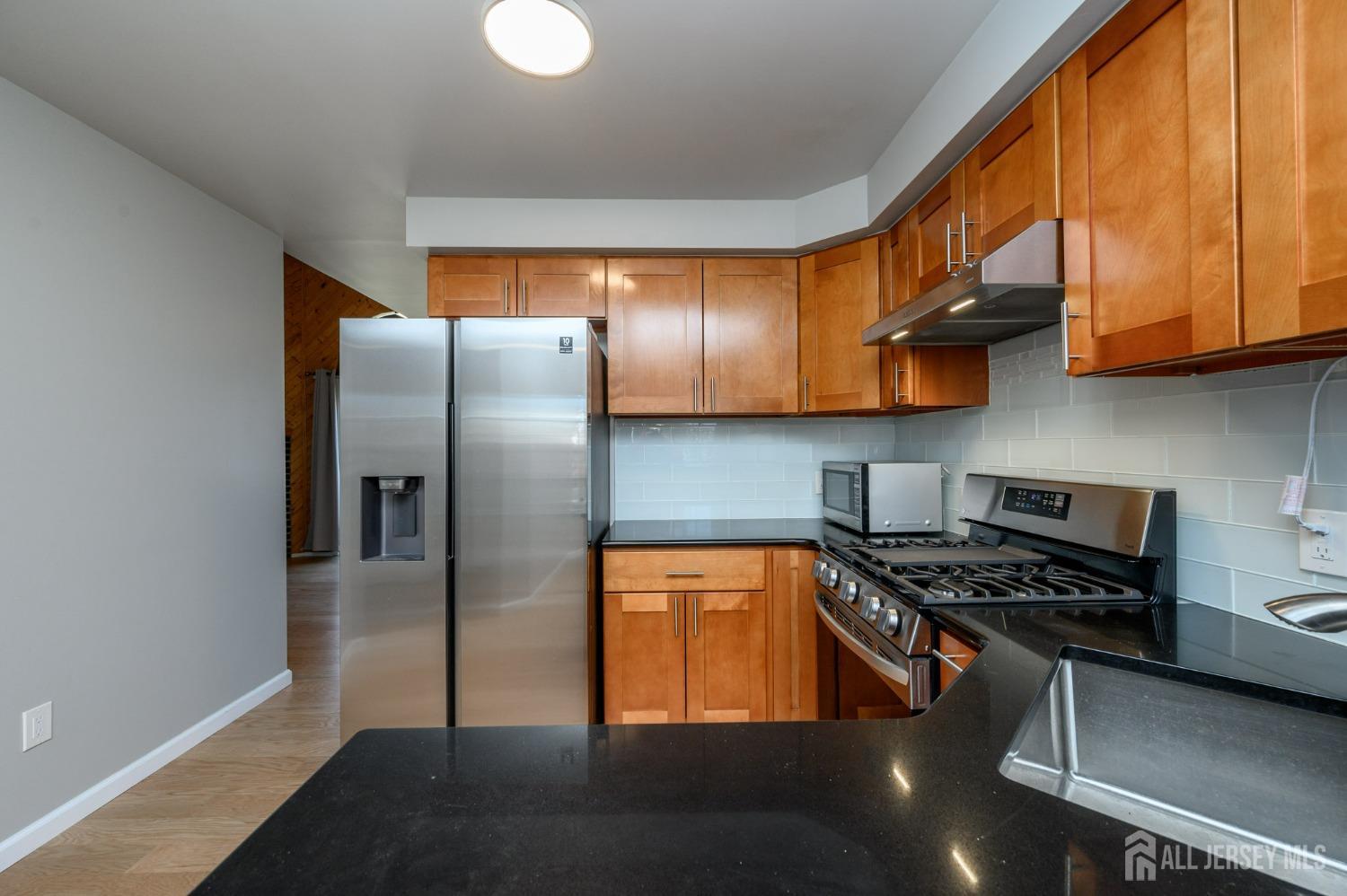 131 Nebula Road Piscataway, NJ 08854 - Photo 4 of 36 Gallery Image 4