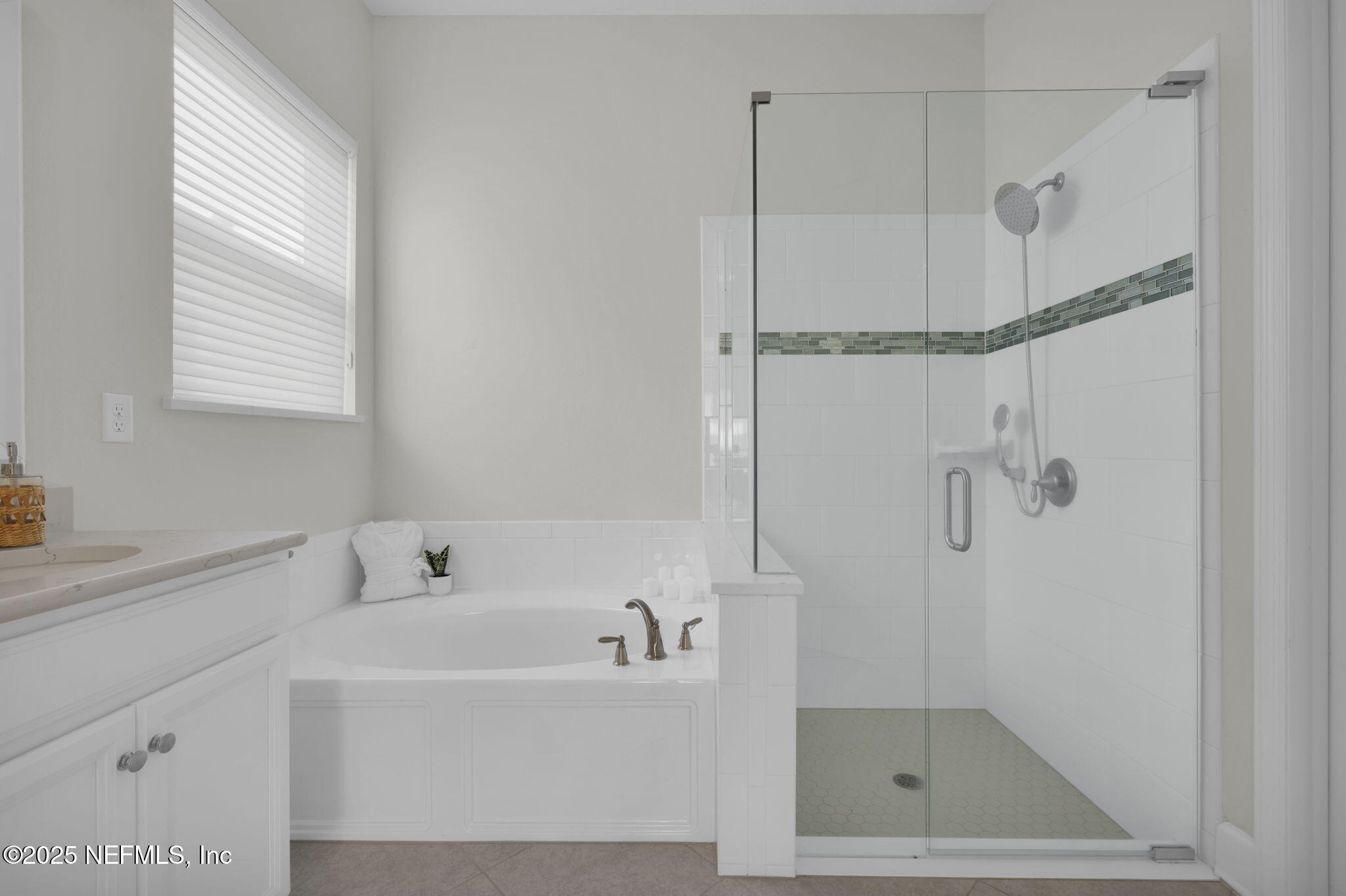 259 Daniel Park Circle Ponte Vedra, FL 32081 - Photo 19 of 69 Oversized soaking tub & frameless shower
