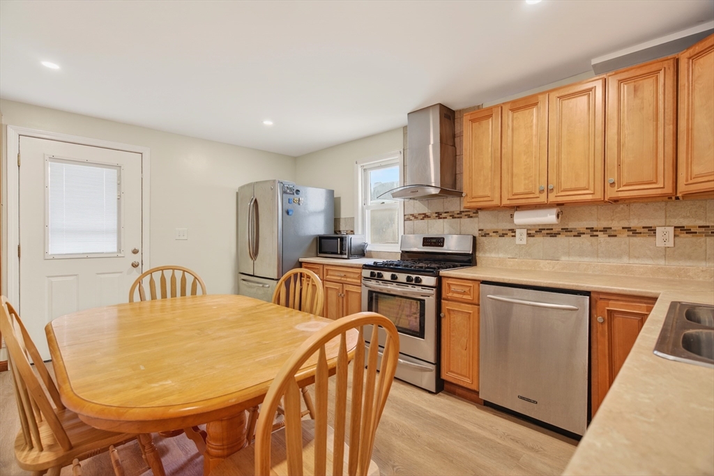 16 Florence Street, Unit 2 Somerville, MA 02145 - Photo 4 of 27