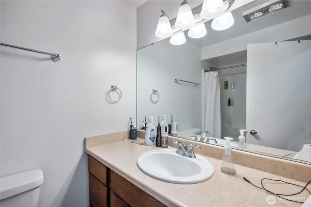 a view of livingroom with furniture and windows