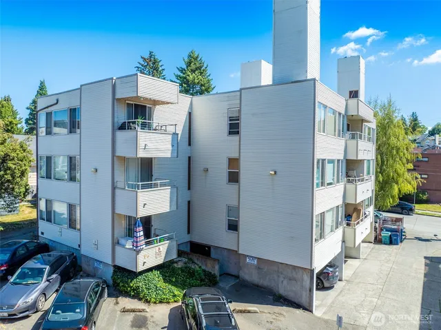 a building view with outdoor space