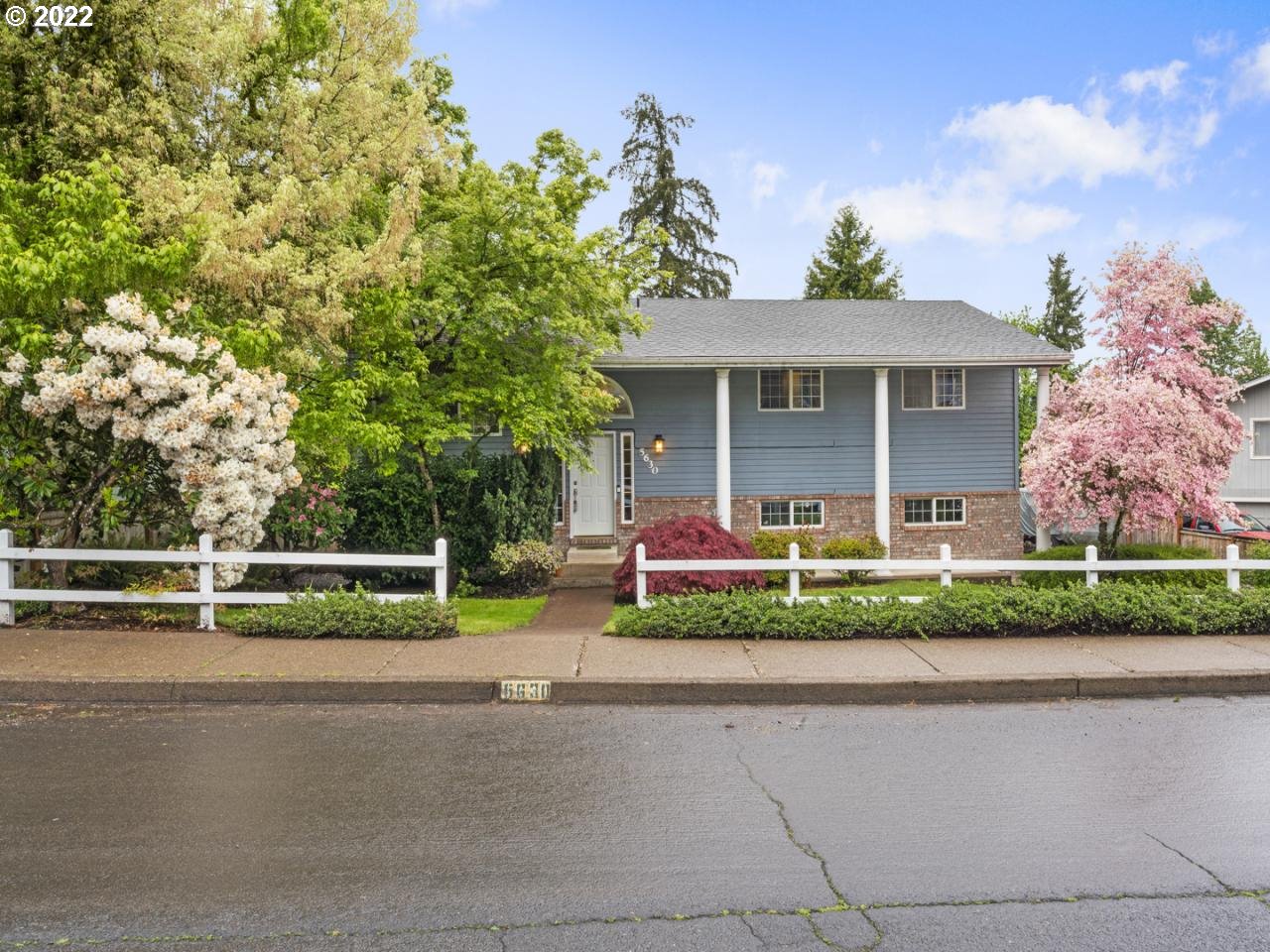 5630 Glacier Drive Springfield, OR 97478 - Photo 1 of 32 Gallery Image 1