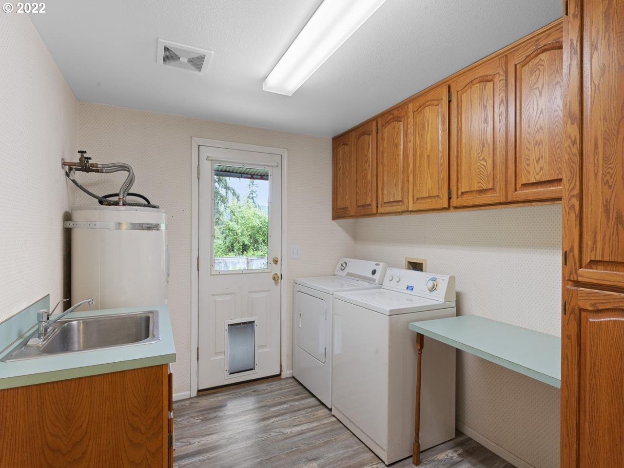 5630 Glacier Drive Springfield, OR 97478 - Photo 17 of 32 Gallery Image 17