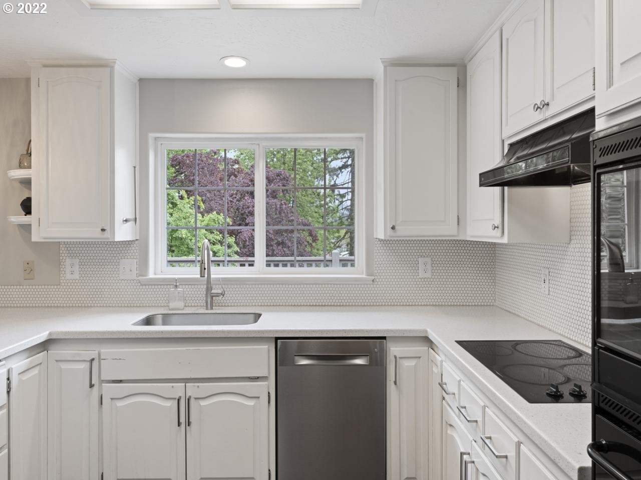 5630 Glacier Drive Springfield, OR 97478 - Photo 10 of 32 Gallery Image 10
