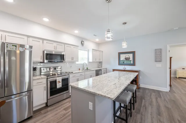 $315,000 | 175 Rolling Oak Drive, Big Sandy, TN 38221