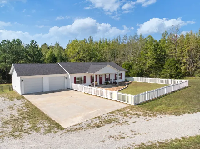 $315,000 | 175 Rolling Oak Drive, Big Sandy, TN 38221