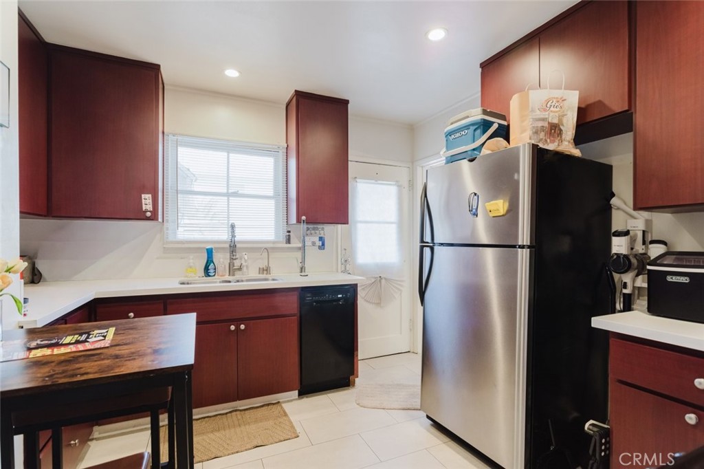 817 North Verdugo Road Glendale, CA 91206 - Photo 20 of 44