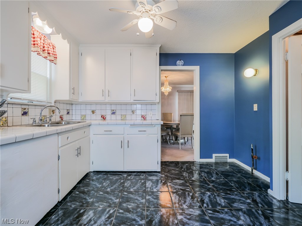4019 Stilmore Road Cleveland, OH 44121 - Photo 11 of 32 Gallery Image 11