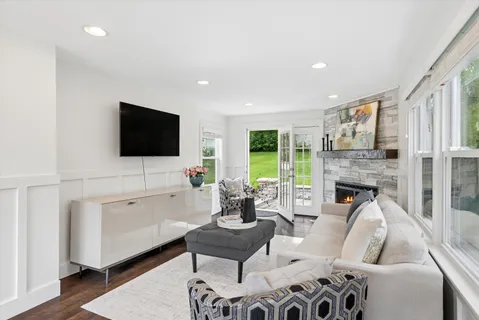 $600,000 | 304 Bryant Avenue, Glen Ellyn, IL 60137