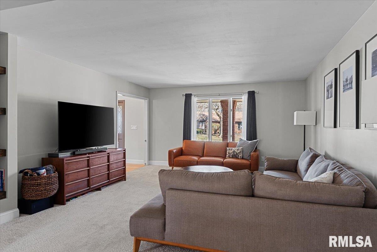 2904 Mill Point Court Springfield, IL 62704 - Photo 12 of 56 Gallery Image 12