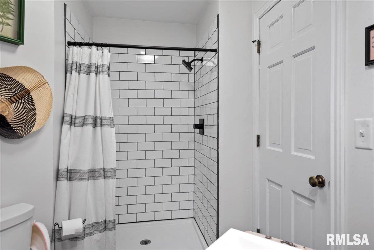 2904 Mill Point Court Springfield, IL 62704 - Photo 32 of 56 Gallery Image 32