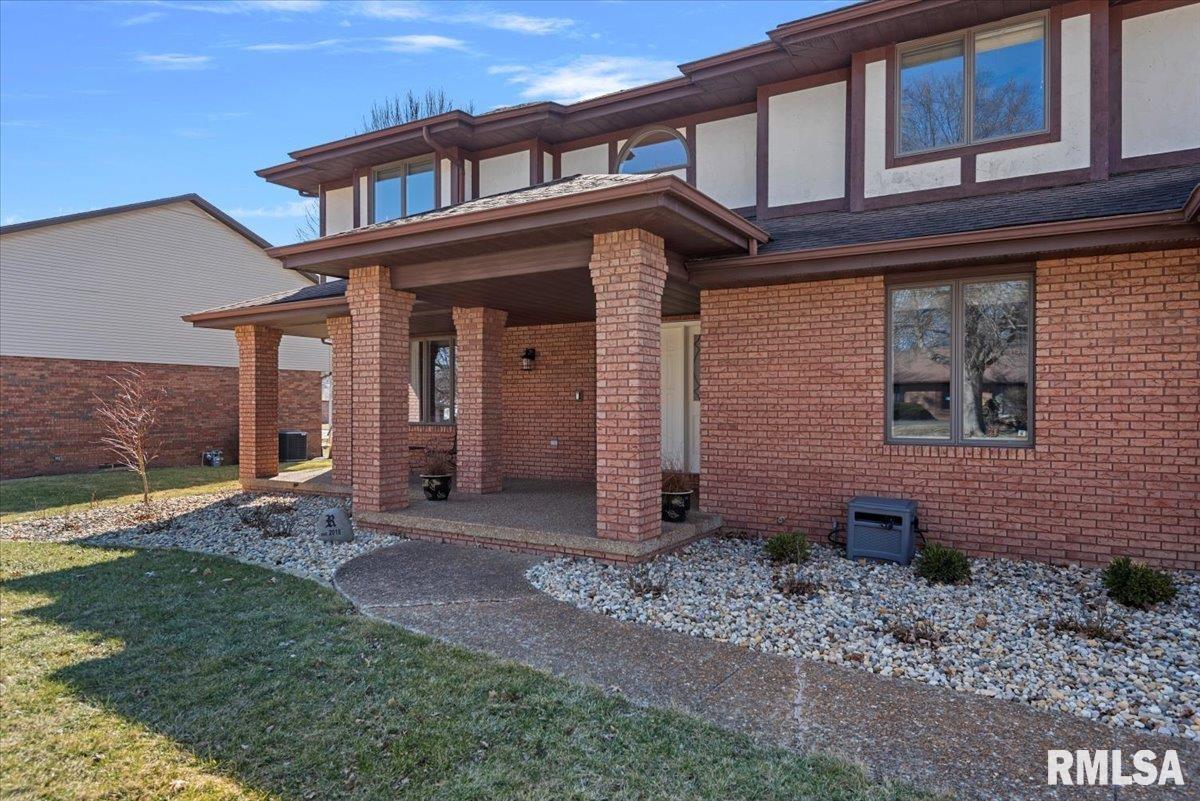 2904 Mill Point Court Springfield, IL 62704 - Photo 4 of 56 Gallery Image 4
