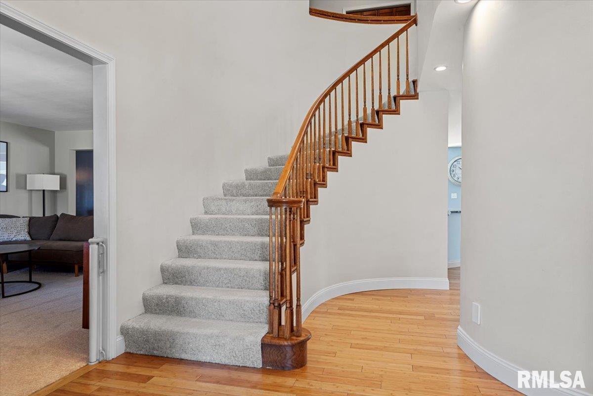 2904 Mill Point Court Springfield, IL 62704 - Photo 5 of 56 Gallery Image 5