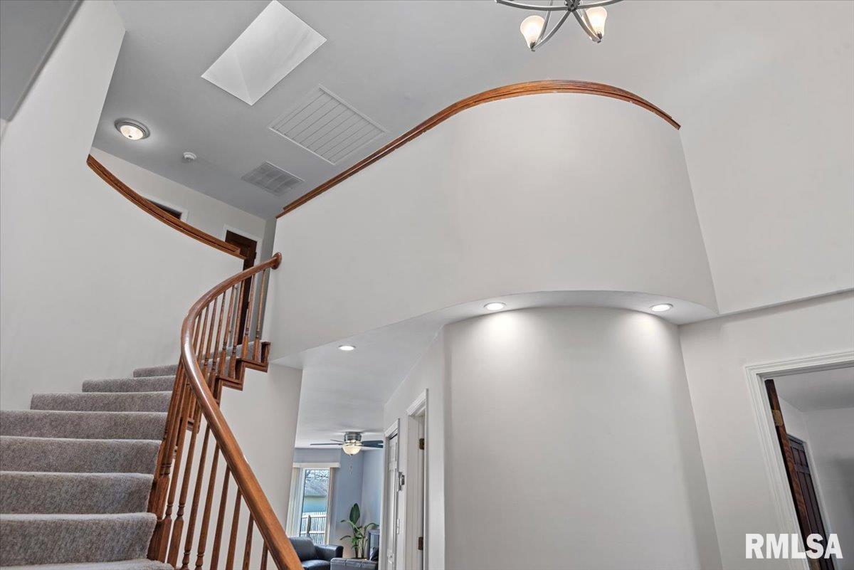 2904 Mill Point Court Springfield, IL 62704 - Photo 8 of 56 Gallery Image 8