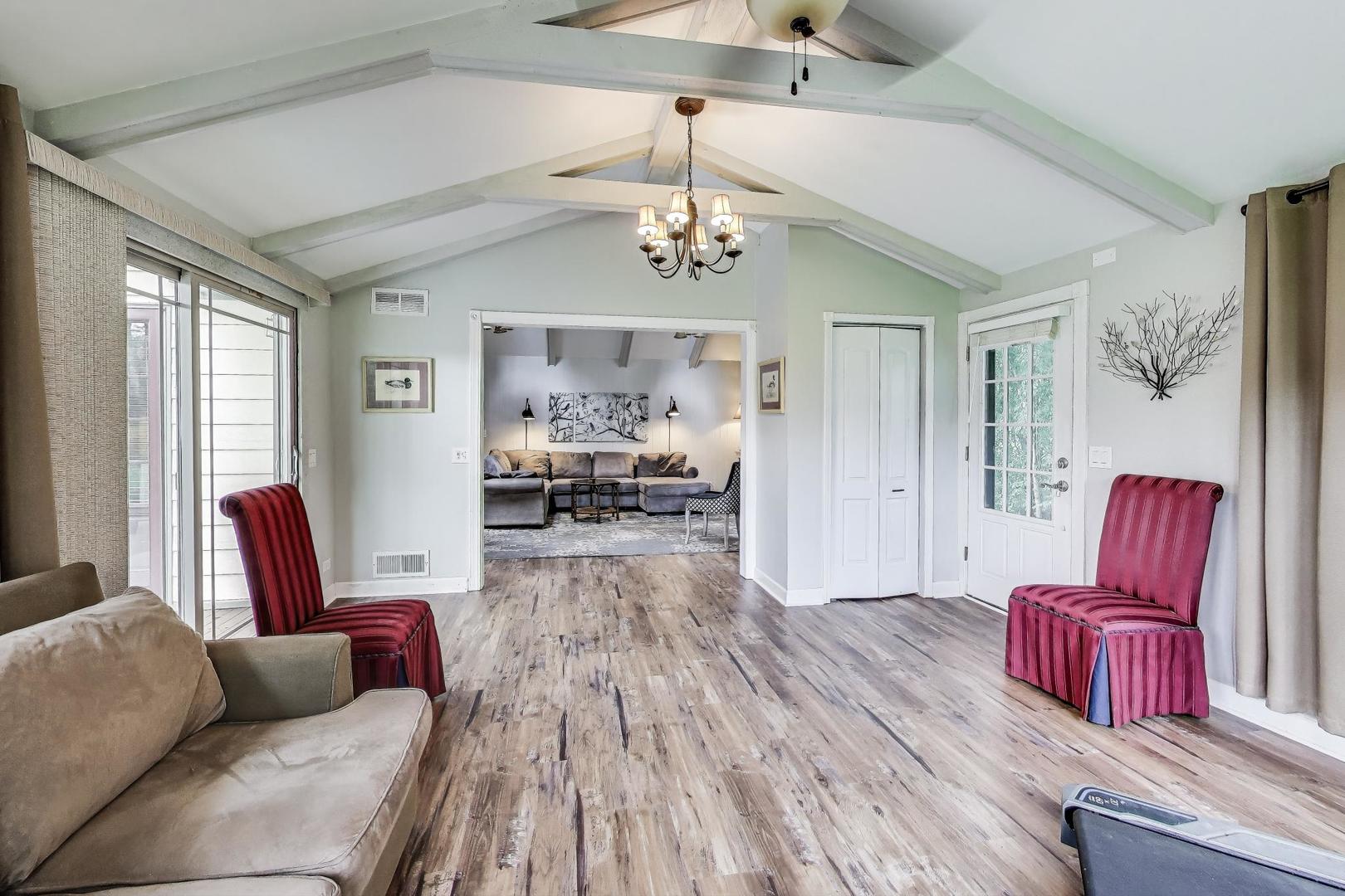 28W409 Leverenz Road Naperville, IL 60564 - Photo 18 of 39 a living room with furniture