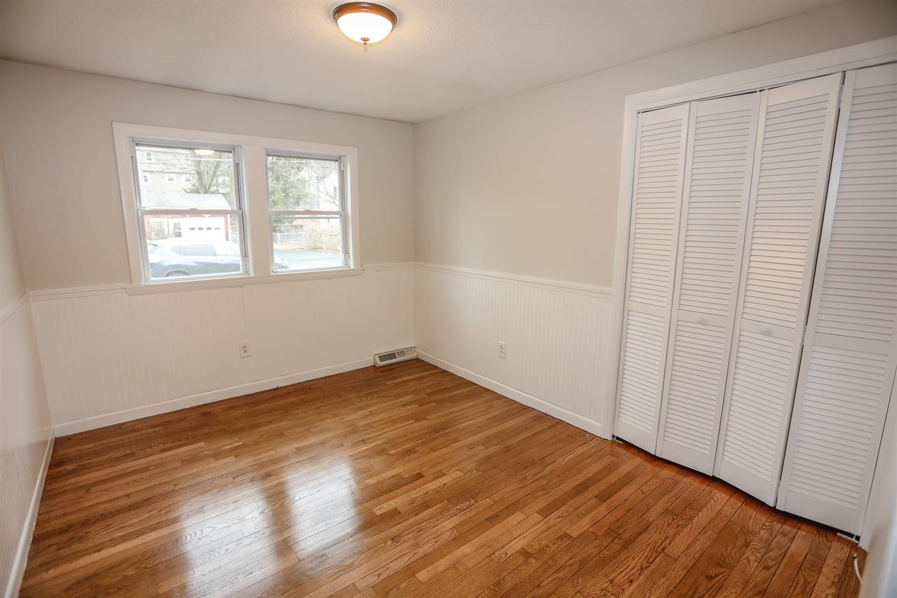 7 Syracuse Road Nashua, NH 03064 - Photo 14 of 26