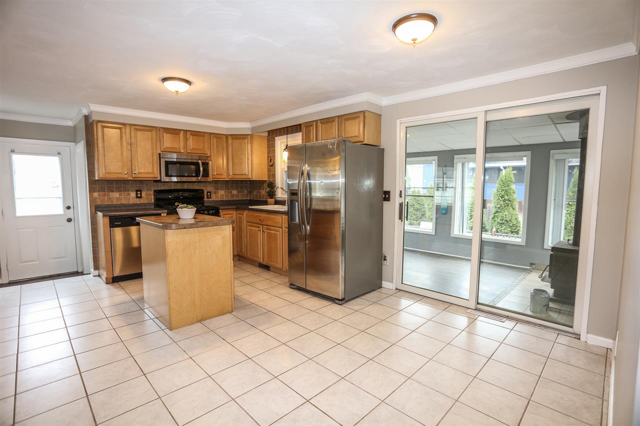7 Syracuse Road Nashua, NH 03064 - Photo 5 of 26