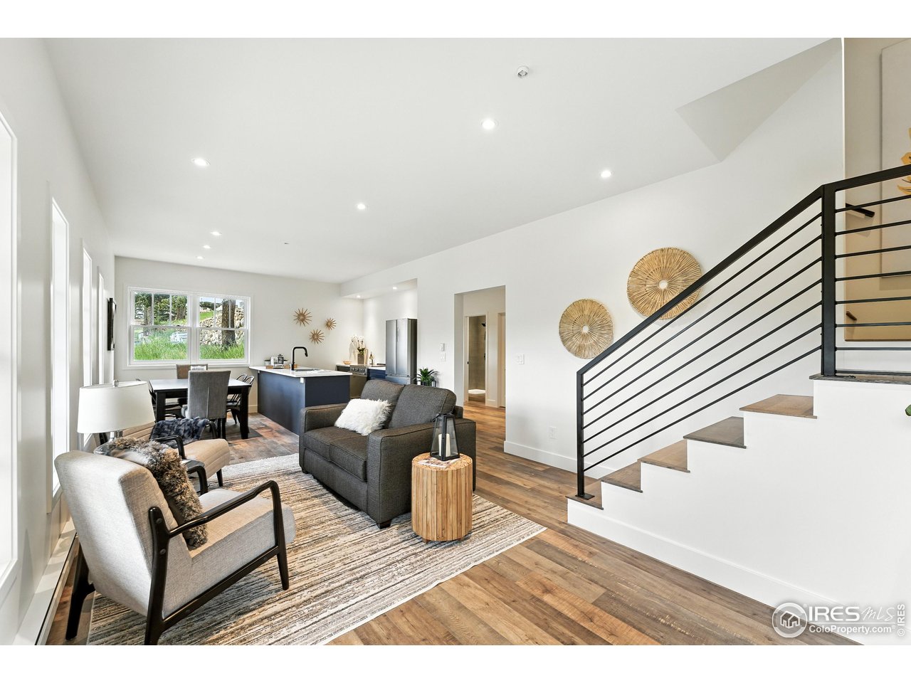 360 Boulder Street Boulder, CO 80302 - Photo 4 of 37 a living room with furniture