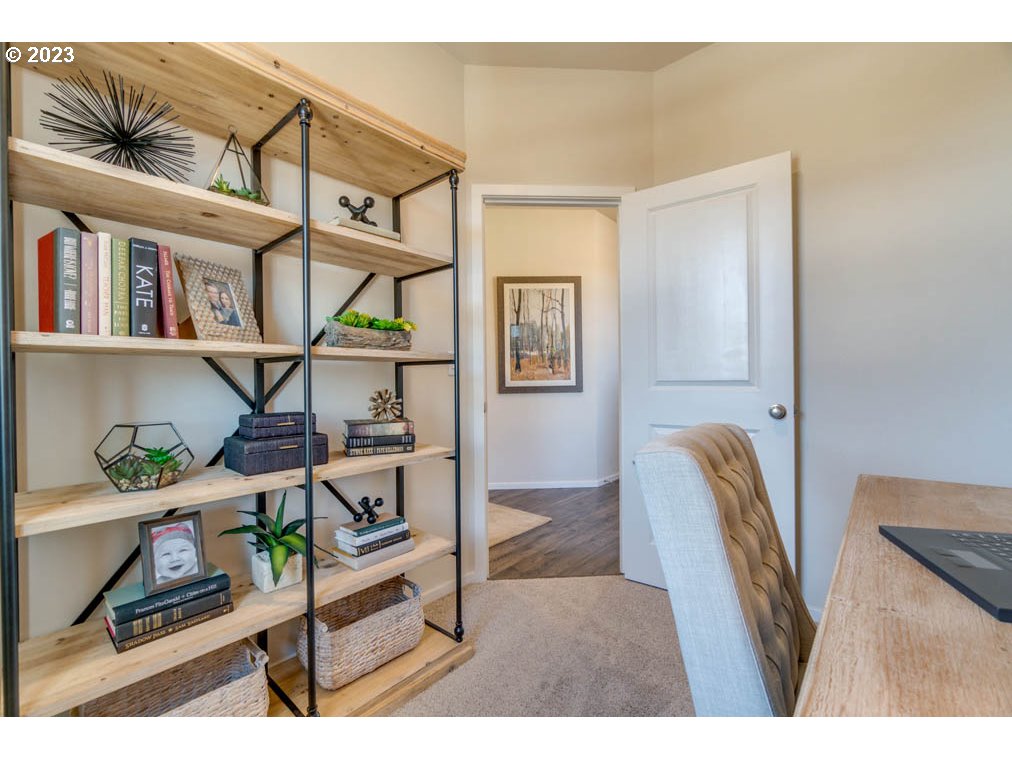 3206 Southeast 33rd Street Gresham, OR 97080 - Photo 5 of 27