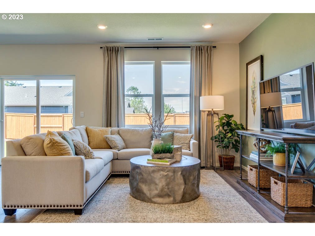 3206 Southeast 33rd Street Gresham, OR 97080 - Photo 6 of 27