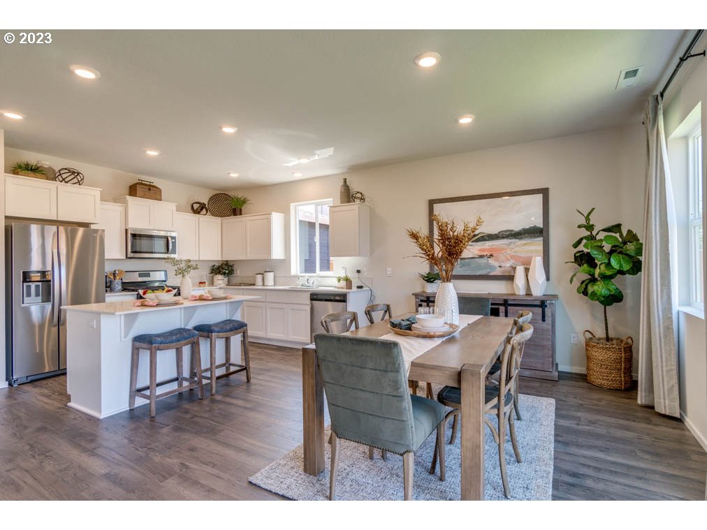 3206 Southeast 33rd Street Gresham, OR 97080 - Photo 8 of 27