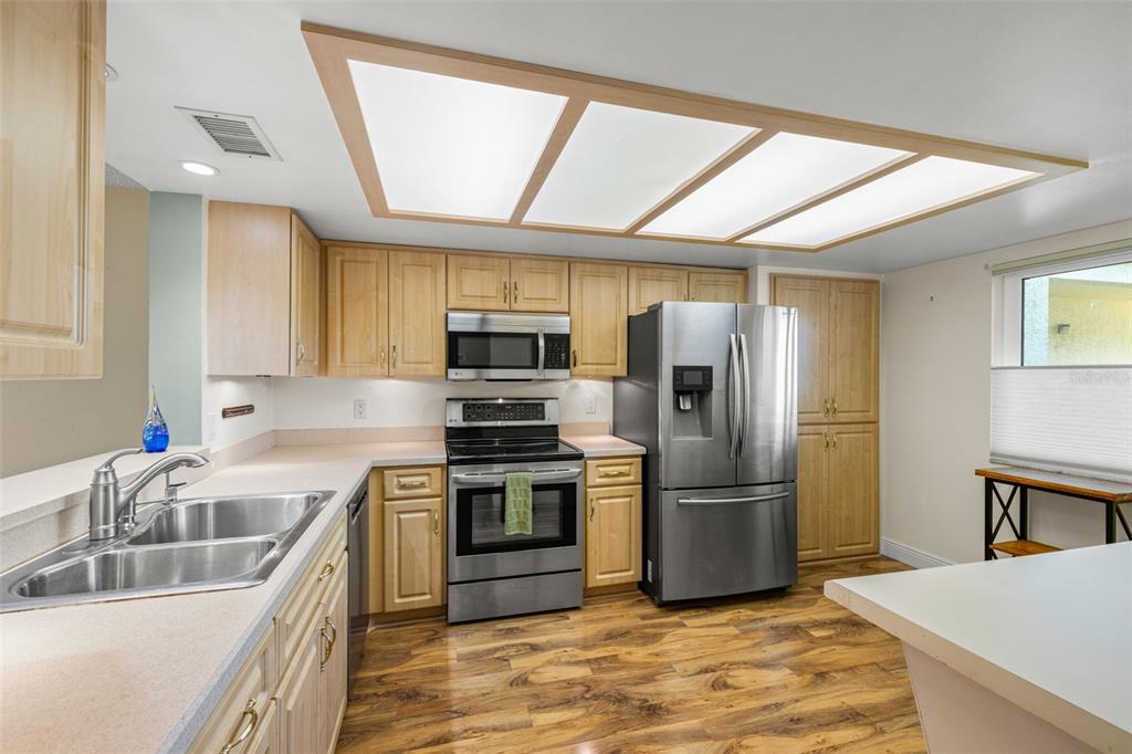 700 Starkey Road, Unit 311 Largo, FL 33771 - Photo 6 of 28