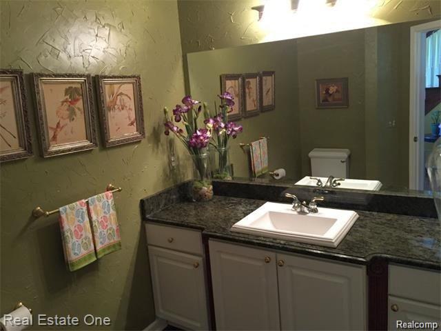 3372 Paddington Court Rochester Hills, MI 48309 - Photo 11 of 32