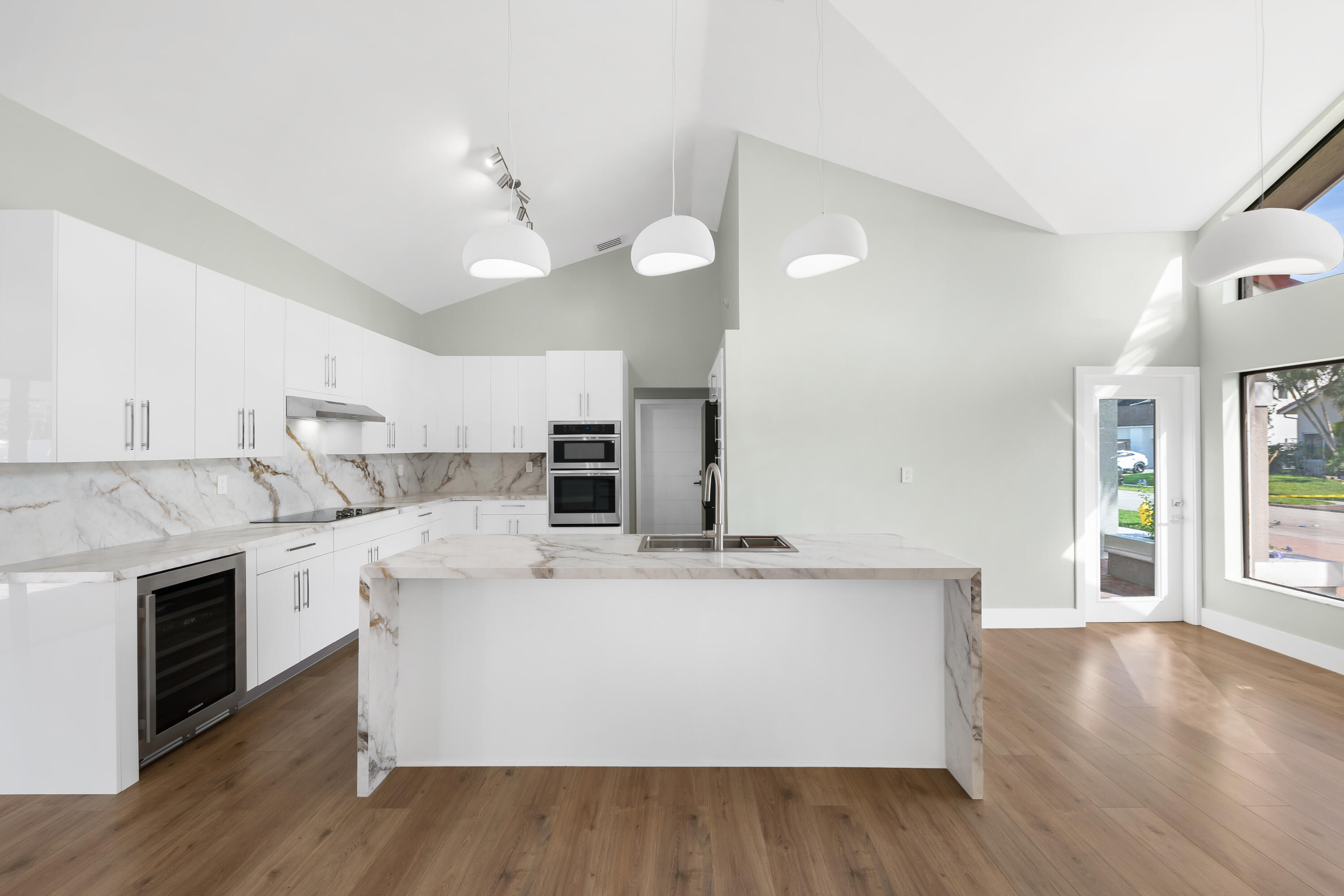 10141 Southwest 3rd Street Plantation, FL 33324 - Photo 5 of 73 DSC_3322