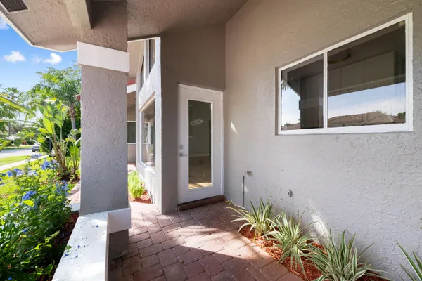 $1,295,000 | 10141 Southwest 3rd Street, Plantation, FL 33324