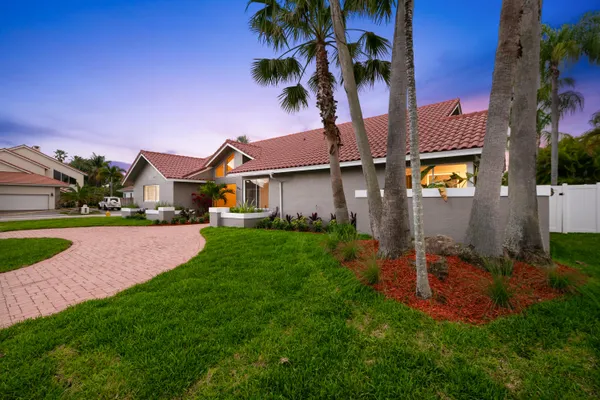 $1,295,000 | 10141 Southwest 3rd Street, Plantation, FL 33324