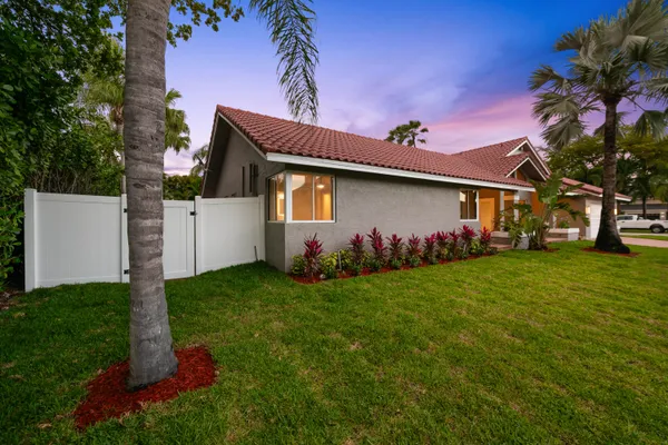 $1,295,000 | 10141 Southwest 3rd Street, Plantation, FL 33324