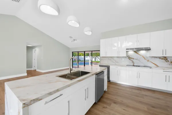 $1,295,000 | 10141 Southwest 3rd Street, Plantation, FL 33324