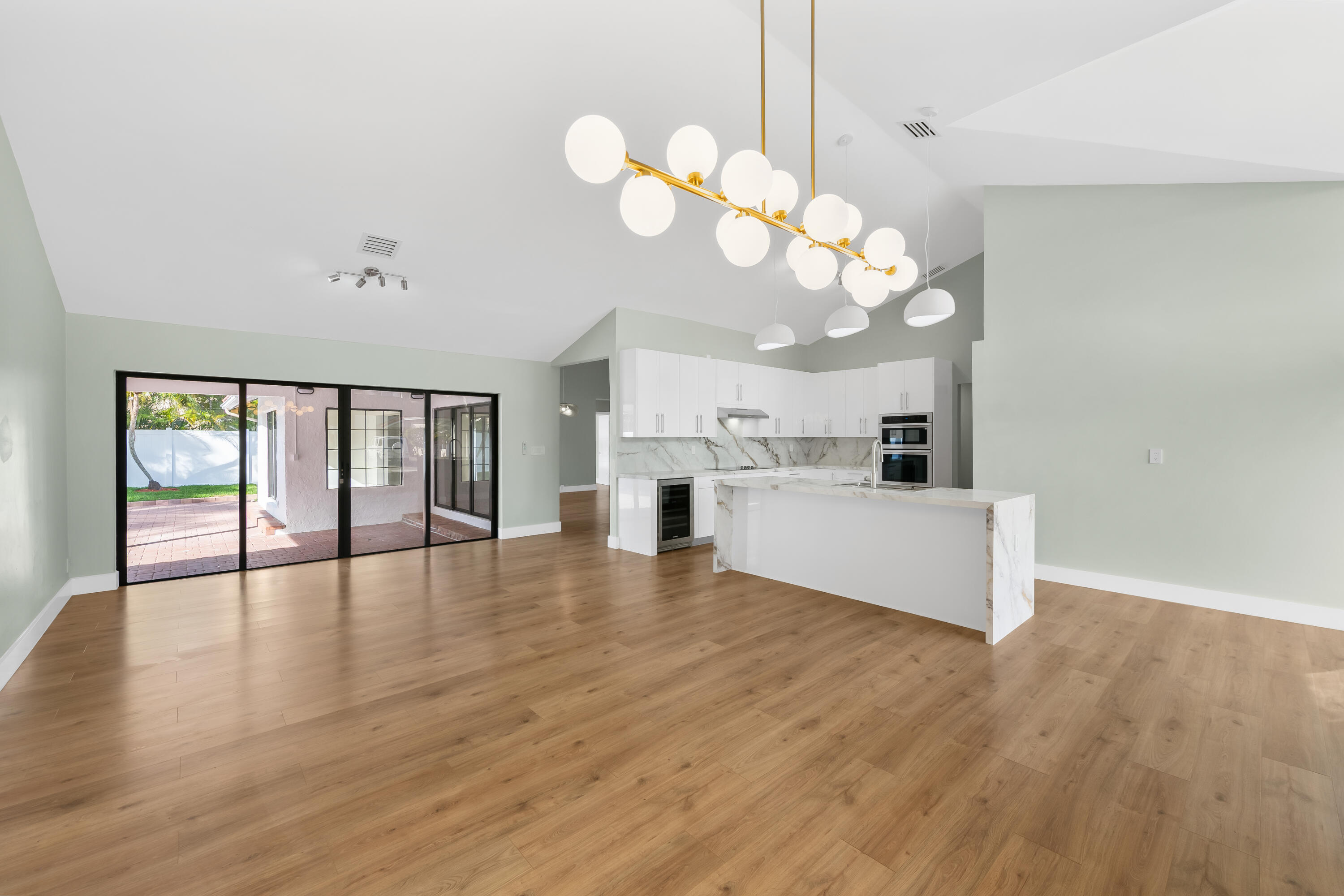 10141 Southwest 3rd Street Plantation, FL 33324 - Photo 9 of 73 DSC_3325