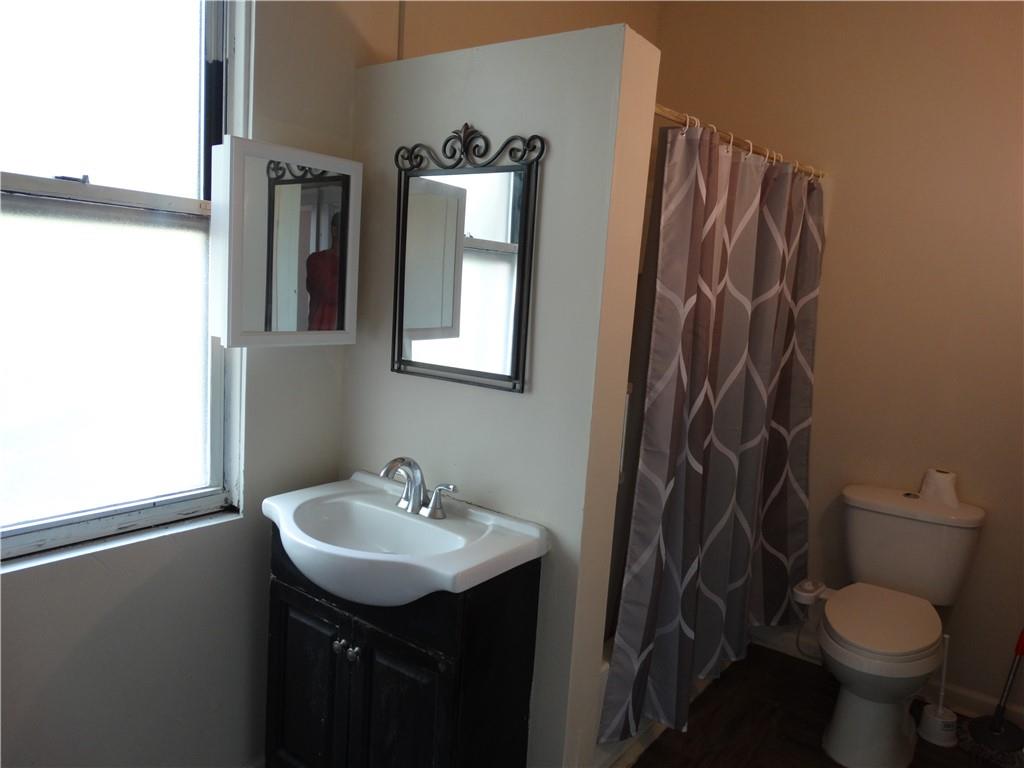 511 Chestnut Street Carnegie, PA 15106 - Photo 18 of 24 a bathroom with a sink toilet and shower