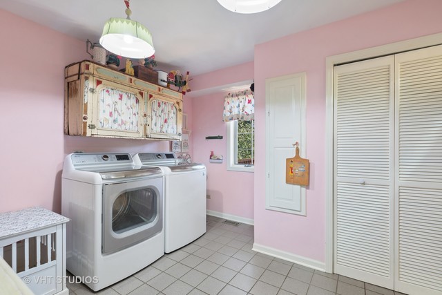 449 Roslyn Road East Dundee, IL 60118 - Photo 17 of 48